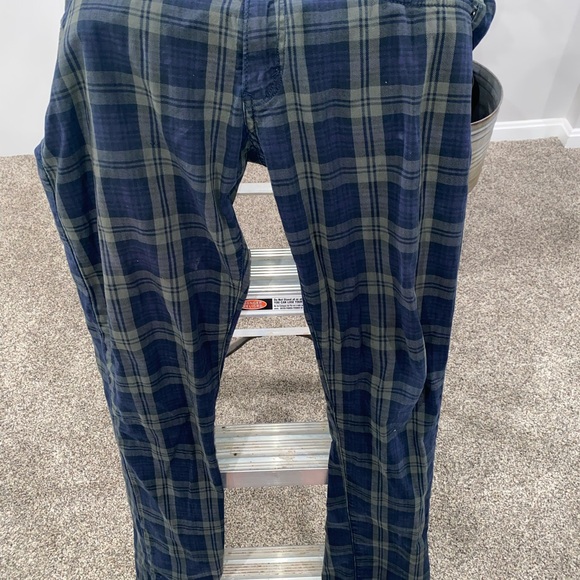 SKINNY LEVI’s 33x32 GREEN AND BLUE PLAID
RARE - Picture 2 of 7